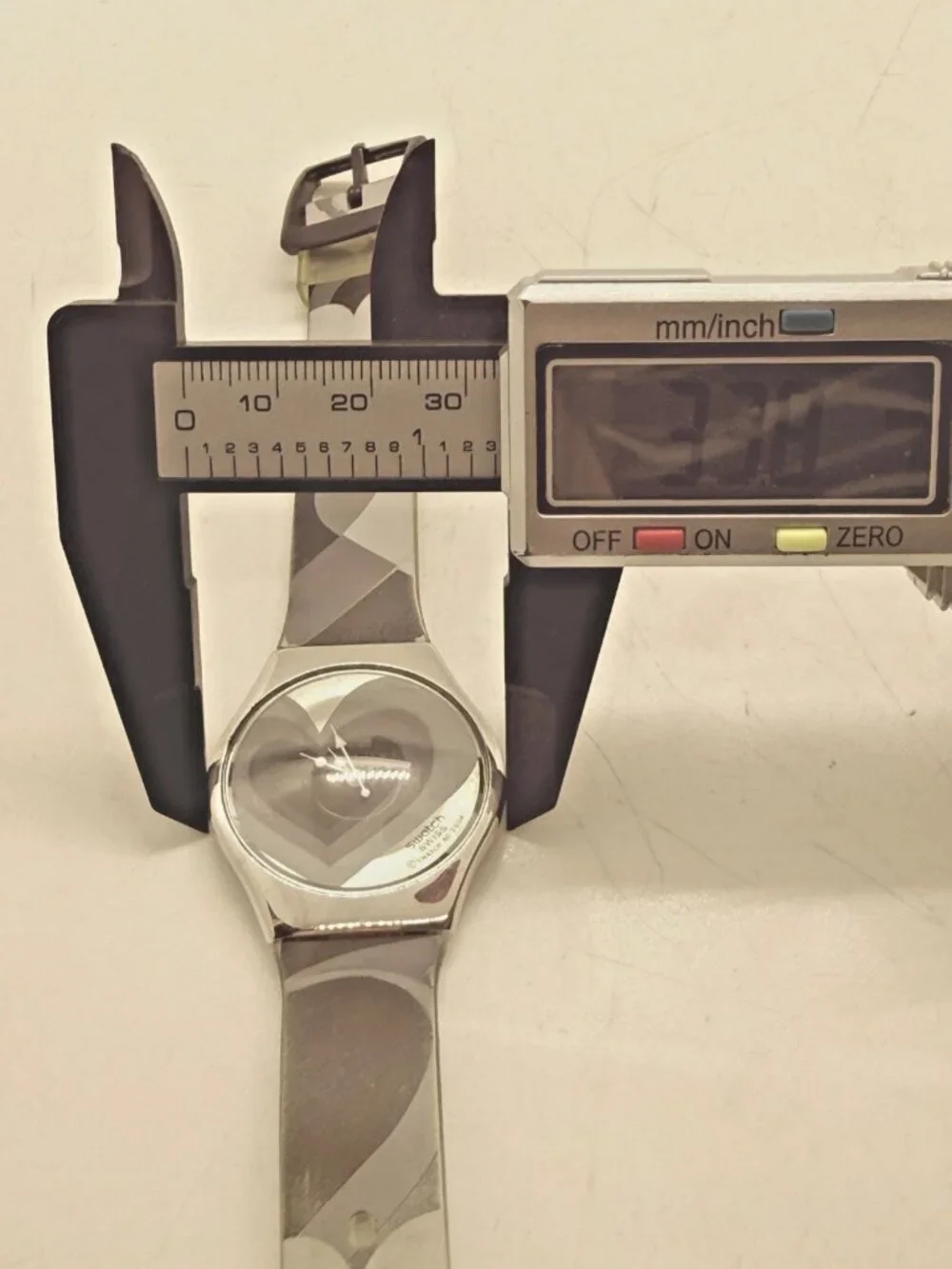 Swatch AG200 Women's Watch Hearts Silver Tone Case Gray Blue Plastic Band Quartz